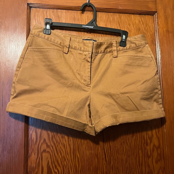 Lands' End Pants - Lands' End Women's Brown Tan Size 8P Mid Rise Summer Shorts